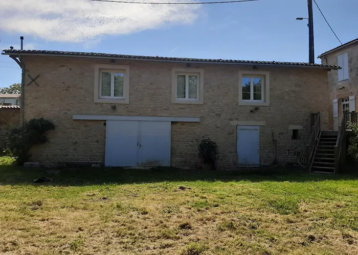 בית נופש Maison Entre Terre Et *